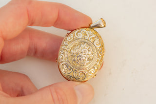 Victorian Gold Hinged Locket