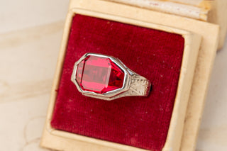 Art Deco White Gold Ruby Ring