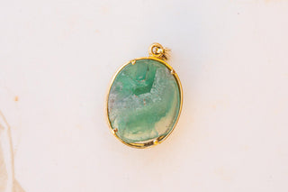 Antique Fluorite Cameo Pendant in Gold Mount, Late 19th–Early 20th Century