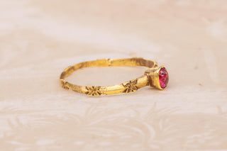 14th-Century Medieval Gold Ring with Ruby Cabochon, c.1350 — English or French