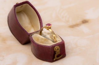 14th-Century Medieval Gold Ring with Ruby Cabochon, c.1350 — English or French