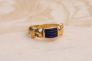Egyptian Revival Tutankhamun Gold and Lapis Lazuli Ring, Egypt 1947