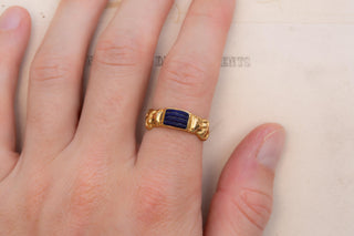 Egyptian Revival Tutankhamun Gold and Lapis Lazuli Ring, Egypt 1947