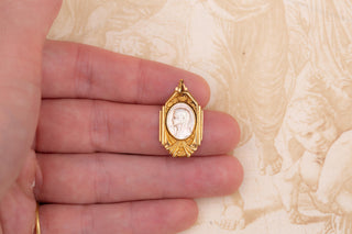 Art Deco French Gold and Mother-of-Pearl Virgin Mary Pendant, c.1920