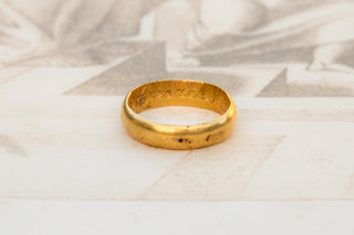 Late 17th–Early 18th Century Gold Posy Ring, “Love is the bond of peace"