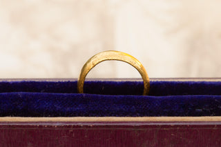 Late 17th–Early 18th Century Gold Posy Ring, “Love is the bond of peace"