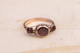 Late 18th-Century French Perpignan Garnet Three-Stone Ring, c.1790