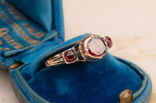 Late 18th-Century French Perpignan Garnet Three-Stone Ring, c.1790