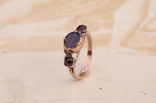 Late 18th-Century French Perpignan Garnet Three-Stone Ring, c.1790