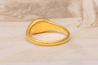 Ancient Roman High-Karat Gold Intaglio Ring with Parrot, 1st–2nd Century AD