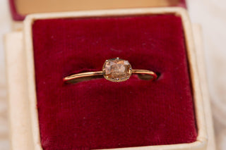 French Empire-period 18K Gold Imperial Topaz Solitaire Ring, c.1810