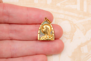 Art Deco French Virgin Mary Medal in 18K Gold with Mother-of-Pearl c1930