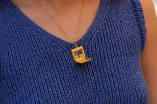 Late Georgian 15K Gold Vernon Family Memorial Hair Locket, c.1837