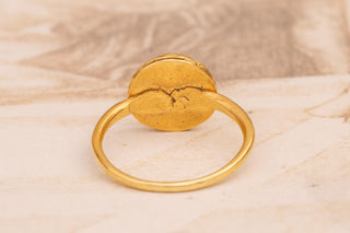 Ancient Javanese High-Karat Gold and Sapphire Ring, Classical Period (c.8th–10th