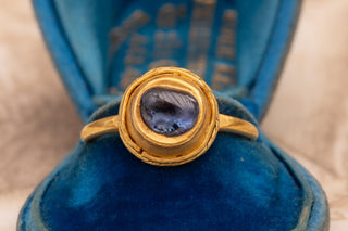 Ancient Javanese High-Karat Gold and Sapphire Ring, Classical Period (c.8th–10th