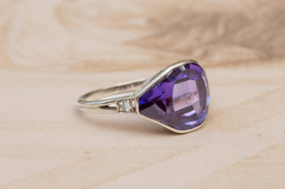 Art Deco Polish 14K White Gold Amethyst & Diamond Ring, c.1925