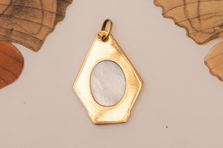 Antique French Art Deco Devotional Pendant in 18K Gold with Mother-of-Pearl