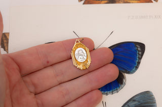 Antique French Art Deco Cherub Pendant in 18K Gold and Mother-of-Pearl, c.1920