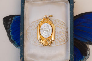 Antique French Art Deco Cherub Pendant in 18K Gold and Mother-of-Pearl, c.1920