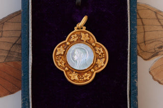 Belle Époque French Devotional Pendant in 18K Gold with Mother-of-Pearl Virgin M