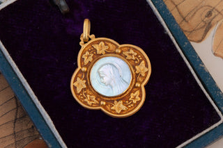 Belle Époque French Devotional Pendant in 18K Gold with Mother-of-Pearl Virgin M