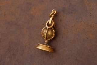 Early 19th-Century Italian 18K Gold Fob Pendant, c.1820