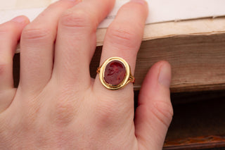 19th-Century French Gold Intaglio Ring Depicting Socrates, Banded Agate