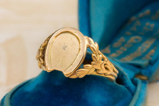 Antique French Horseshoe Ring in 18K Gold; Paris c.1840