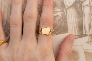 Antique French Horseshoe Ring in 18K Gold; Paris c.1840