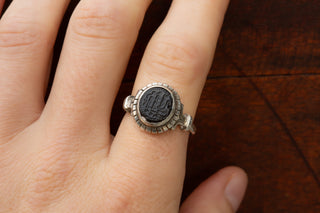 Early Islamic Black Intaglio Seal Ring