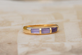 Vintage French Modernist Purple Resin Inlay Ring in 18K Gold, circa 1970