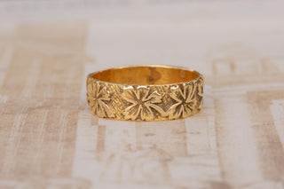 Vintage French 18K Gold Engraved Floral Wedding Band, c.1960s