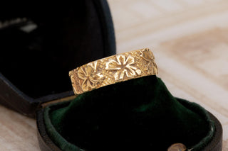 Vintage French 18K Gold Engraved Floral Wedding Band, c.1960s