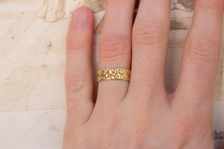 Vintage French 18K Gold Engraved Floral Wedding Band, c.1960s