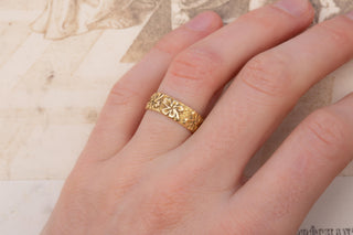 Vintage French 18K Gold Engraved Floral Wedding Band, c.1960s