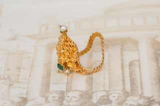 Antique Early 19th Century South Indian Gold ‘Nalī’ Ring with Emerald & Pearls