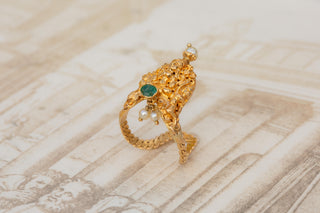 Antique Early 19th Century South Indian Gold ‘Nalī’ Ring with Emerald & Pearls