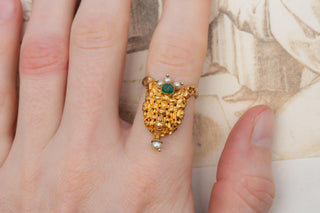 Antique Early 19th Century South Indian Gold ‘Nalī’ Ring with Emerald & Pearls