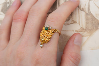Antique Early 19th Century South Indian Gold ‘Nalī’ Ring with Emerald & Pearls
