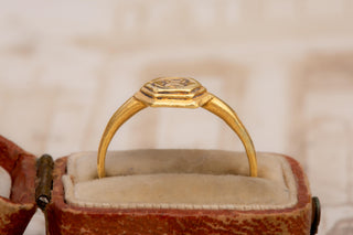 Ancient Javanese Gold ‘Sri’ Ring, 8th–10th Century