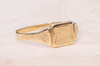 Vintage Gold Signet Ring