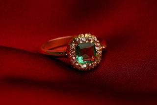 Victorian Emerald and Diamond Cluster Ring by Raymond c.1890 Brussels