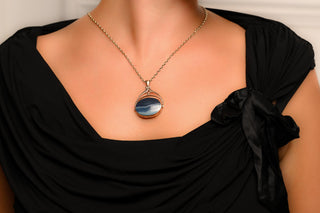 Contemporary 9K Gold Agate Swivel Fob Pendant by David Scott Walker, Sheffield,