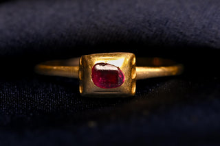 Mid-17th Century 21K Gold Table-Cut Ruby Ring, c.1650