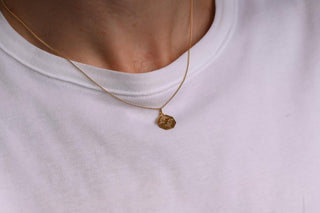 Vintage 9K Gold Pisces Zodiac Pendant, c.1980