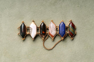 Georgian 18K Gold Specimen Hardstone Bracelet, c.1820