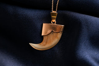 Victorian Tiger’s Claw Gold Pendant, c.1870