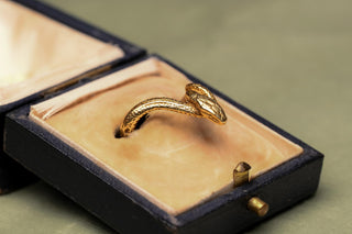 Antique French 18K Gold Intertwined Snake Ring, c.1910