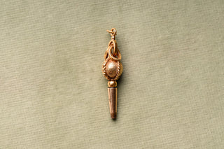 Georgian French 18K gold watch key pendant, c.1820