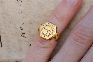 Seljuk Dynasty Gold Islamic Ring-Ravensbury Antiques